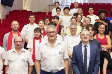 Des collégiens en immersion à la base navale de l’Îl…