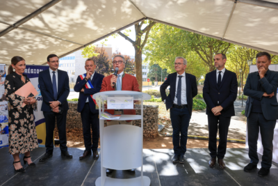 Agrandir l'image 1 sur 2, fenêtre modale