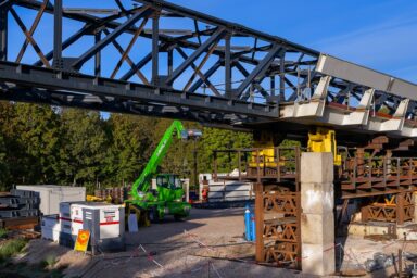 Passerelle sur la Loire : assistez au lançage du pre…